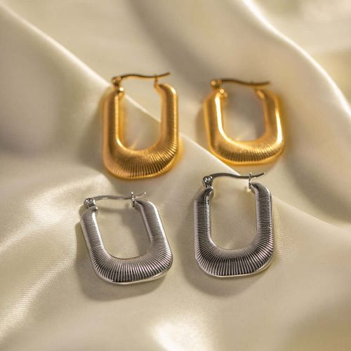 18K Gold Plated Chunky U Shape Hoop Earrings | JDE829